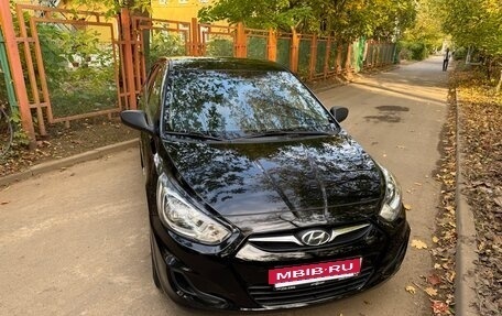 Hyundai Solaris II рестайлинг, 2012 год, 850 000 рублей, 3 фотография
