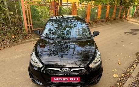 Hyundai Solaris II рестайлинг, 2012 год, 850 000 рублей, 4 фотография