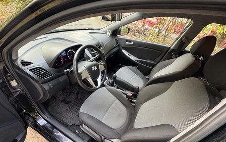 Hyundai Solaris II рестайлинг, 2012 год, 850 000 рублей, 9 фотография