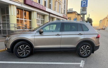 Volkswagen Tiguan II, 2018 год, 2 400 000 рублей, 6 фотография