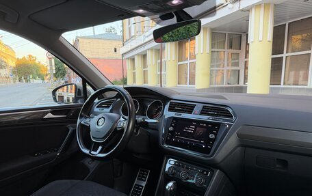 Volkswagen Tiguan II, 2018 год, 2 400 000 рублей, 11 фотография