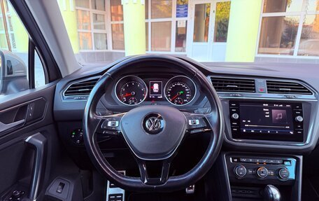 Volkswagen Tiguan II, 2018 год, 2 400 000 рублей, 12 фотография
