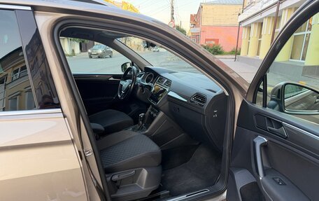 Volkswagen Tiguan II, 2018 год, 2 400 000 рублей, 17 фотография