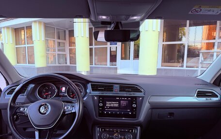 Volkswagen Tiguan II, 2018 год, 2 400 000 рублей, 14 фотография