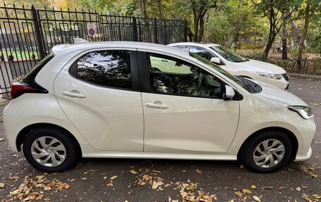 Toyota Yaris, 2021 год, 1 699 999 рублей, 5 фотография