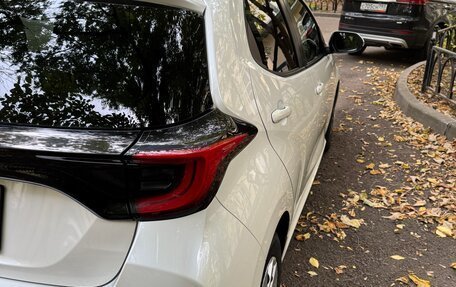 Toyota Yaris, 2021 год, 1 699 999 рублей, 8 фотография