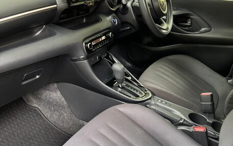 Toyota Yaris, 2021 год, 1 699 999 рублей, 12 фотография