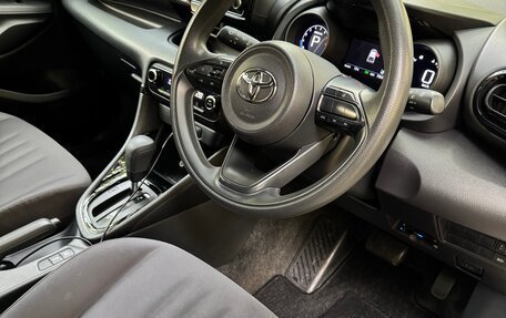 Toyota Yaris, 2021 год, 1 699 999 рублей, 9 фотография