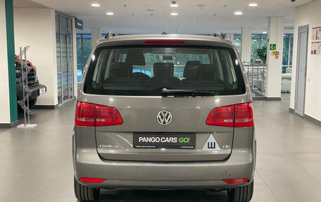 Volkswagen Touran III, 2010 год, 993 000 рублей, 6 фотография