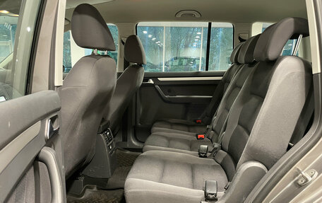 Volkswagen Touran III, 2010 год, 993 000 рублей, 10 фотография