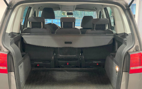 Volkswagen Touran III, 2010 год, 993 000 рублей, 23 фотография
