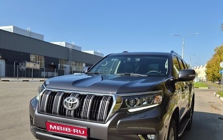Toyota Land Cruiser Prado 150 рестайлинг 2, 2019 год, 4 700 000 рублей, 1 фотография