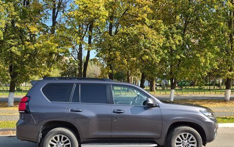 Toyota Land Cruiser Prado 150 рестайлинг 2, 2019 год, 4 700 000 рублей, 10 фотография