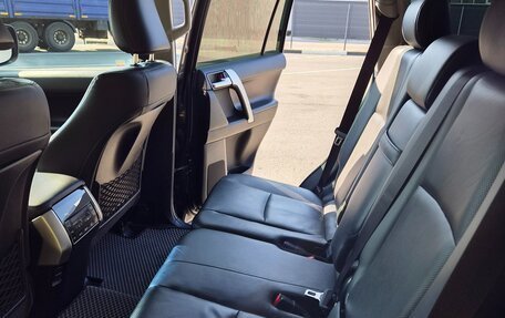 Toyota Land Cruiser Prado 150 рестайлинг 2, 2019 год, 4 700 000 рублей, 6 фотография