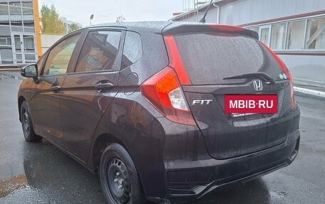 Honda Fit III, 2018 год, 1 150 000 рублей, 3 фотография
