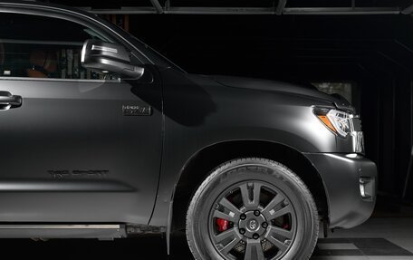 Toyota Sequoia II рестайлинг, 2019 год, 6 500 000 рублей, 5 фотография