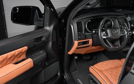 Toyota Sequoia II рестайлинг, 2019 год, 6 500 000 рублей, 13 фотография