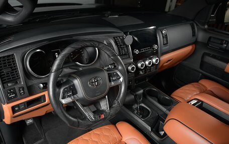 Toyota Sequoia II рестайлинг, 2019 год, 6 500 000 рублей, 17 фотография