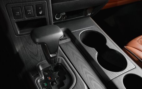 Toyota Sequoia II рестайлинг, 2019 год, 6 500 000 рублей, 33 фотография