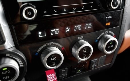 Toyota Sequoia II рестайлинг, 2019 год, 6 500 000 рублей, 38 фотография