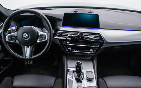 BMW 5 серия, 2018 год, 3 457 000 рублей, 13 фотография