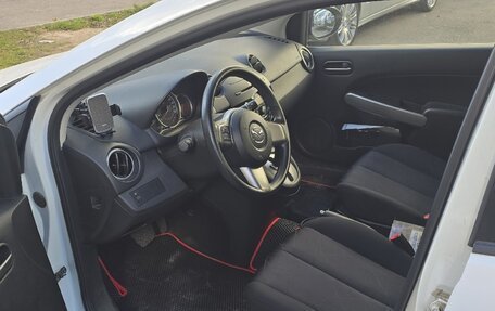 Mazda 2 III, 2011 год, 750 000 рублей, 10 фотография