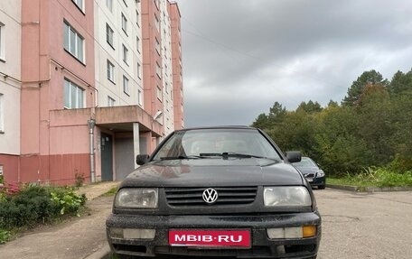 Volkswagen Vento, 1992 год, 115 000 рублей, 1 фотография