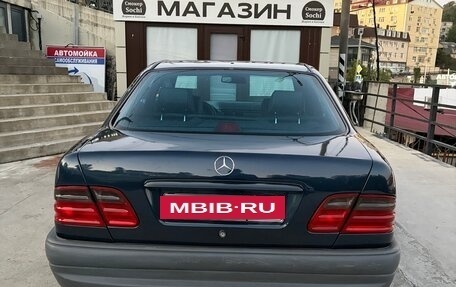 Mercedes-Benz E-Класс, 1998 год, 670 000 рублей, 5 фотография