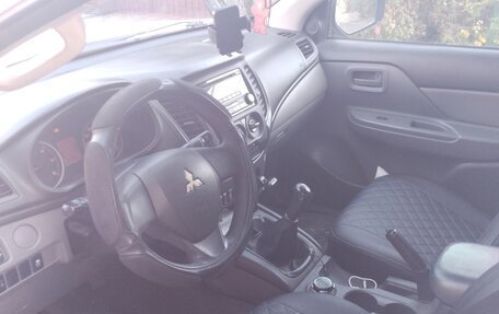 Mitsubishi L200 IV рестайлинг, 2016 год, 1 600 000 рублей, 5 фотография