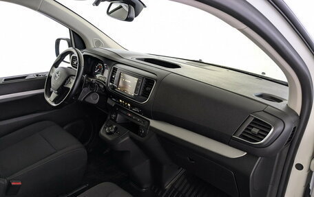 Opel Zafira Life I, 2021 год, 3 600 000 рублей, 11 фотография