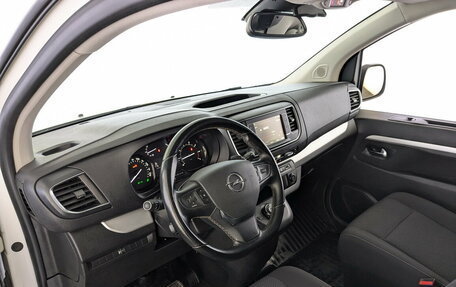 Opel Zafira Life I, 2021 год, 3 600 000 рублей, 16 фотография