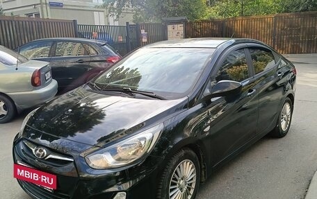 Hyundai Solaris II рестайлинг, 2012 год, 650 000 рублей, 3 фотография