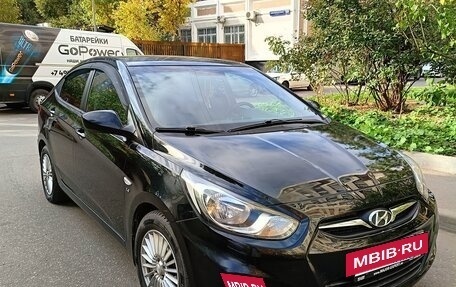 Hyundai Solaris II рестайлинг, 2012 год, 650 000 рублей, 4 фотография