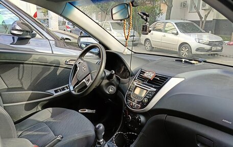Hyundai Solaris II рестайлинг, 2012 год, 650 000 рублей, 19 фотография