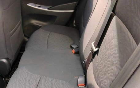 Hyundai Solaris II рестайлинг, 2012 год, 650 000 рублей, 17 фотография