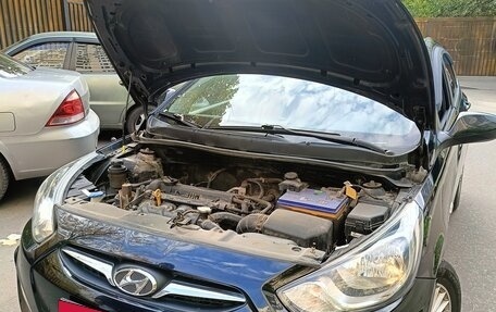 Hyundai Solaris II рестайлинг, 2012 год, 650 000 рублей, 18 фотография
