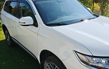 Mitsubishi Outlander III рестайлинг 3, 2015 год, 1 450 000 рублей, 8 фотография
