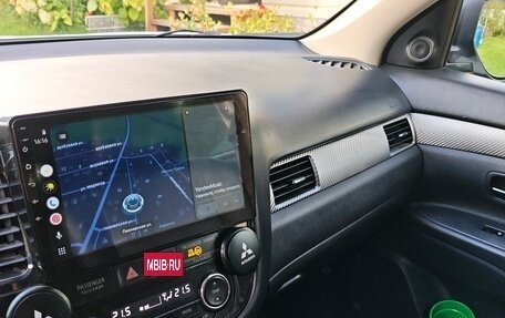 Mitsubishi Outlander III рестайлинг 3, 2015 год, 1 450 000 рублей, 12 фотография