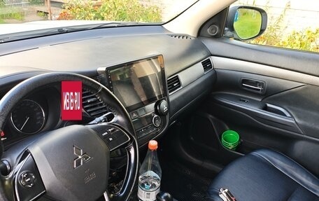 Mitsubishi Outlander III рестайлинг 3, 2015 год, 1 450 000 рублей, 11 фотография