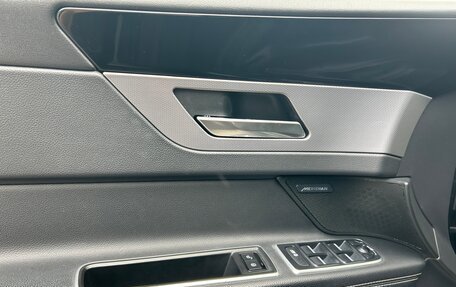 Jaguar XF II, 2017 год, 1 590 000 рублей, 13 фотография