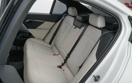 BMW 5 серия, 2024 год, 6 698 888 рублей, 9 фотография
