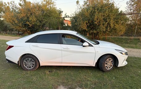 Hyundai Elantra, 2021 год, 1 750 000 рублей, 2 фотография