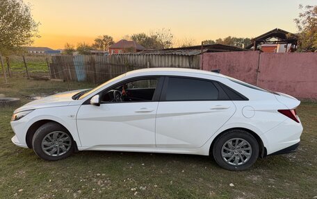 Hyundai Elantra, 2021 год, 1 750 000 рублей, 3 фотография