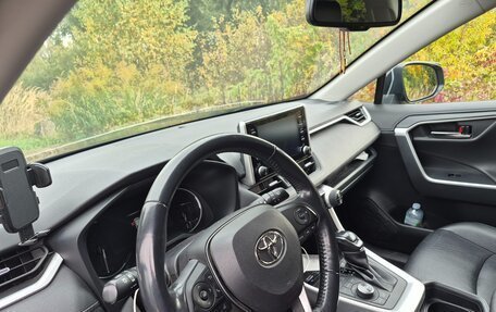 Toyota RAV4, 2022 год, 3 300 000 рублей, 8 фотография