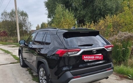 Toyota RAV4, 2022 год, 3 300 000 рублей, 4 фотография