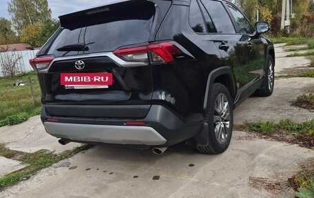 Toyota RAV4, 2022 год, 3 300 000 рублей, 5 фотография