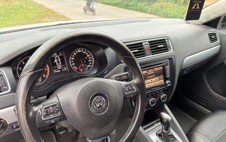 Volkswagen Jetta VI, 2013 год, 775 000 рублей, 18 фотография