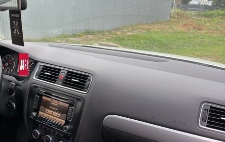 Volkswagen Jetta VI, 2013 год, 775 000 рублей, 21 фотография