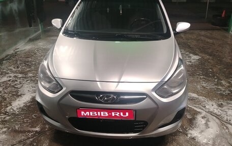 Hyundai Solaris II рестайлинг, 2012 год, 715 000 рублей, 1 фотография