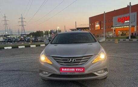Hyundai Sonata VI, 2012 год, 2 000 000 рублей, 1 фотография